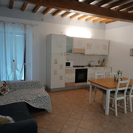 Shabby House Daire Montalpero